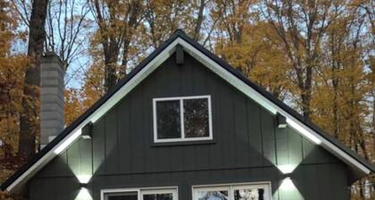 3-bedroom cottage in charming McMillan with WiFi in the East Lake Community