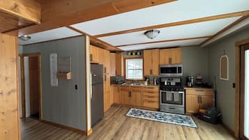 Frigorífic, microones, forn i placa de cuina