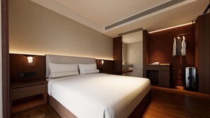 Suite superior | 1 dormitorio, espacio para trabajar con un portátil, wifi gratis