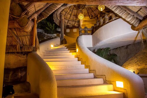 VILLA MAUI, CAPACIDAD 20 PERSONAS, EXCLUSIVO!