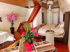 2 bedrooms, bed sheets - Titicaca Jutma Lodge (Puno)
