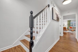 Interior - Stylish Mid-century Modern 3-bedroom 2.5 bath townhome in awesome Tallahassee (Tallahassee)