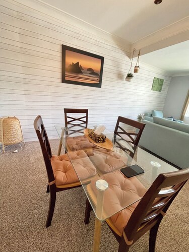 Corydon Haven: Spacious Urban Retreat