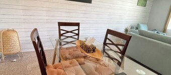 Corydon Haven: Spacious Urban Retreat
