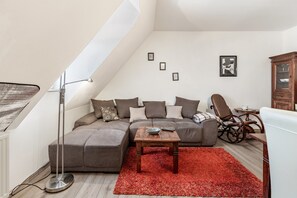 TV - Apartment 'Gemütliches' with Wi-Fi (Aldingen)