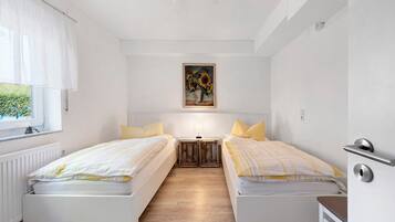 2 quartos, ferros/tábuas de passar roupa, Wi-Fi de cortesia