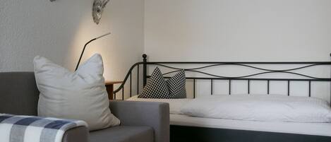 1 chambre, fer et planche Ă repasser, Wi-Fi gratuit, draps fournis