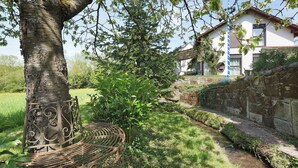 Unclassified image, 4 of 39, button - Apartment Knodel No. 3 in Kraichgau – Quiet, Wi-Fi & Ideal for Business (Sachsenheim)