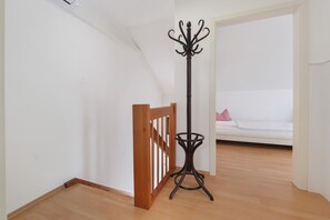 Interior - Apartment 'Nr3' with Shared Terrace, Garden, and Wi-Fi (Sachsenheim)