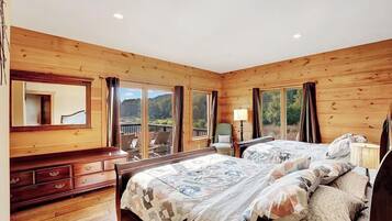 9 bedrooms, iron/ironing board, travel cot, free WiFi