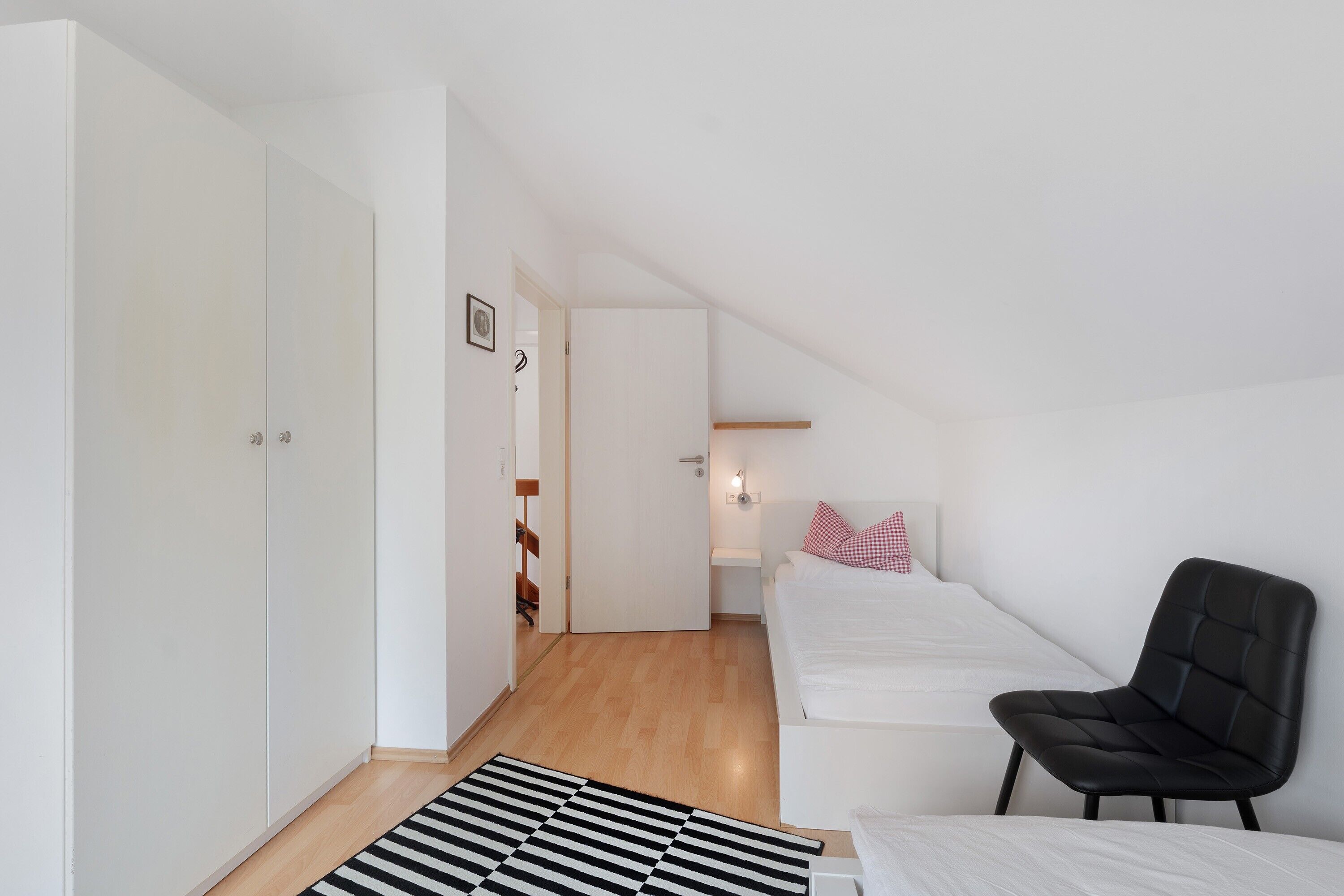 2 dormitorios, tabla de planchar con plancha, wifi gratis y ropa de cama