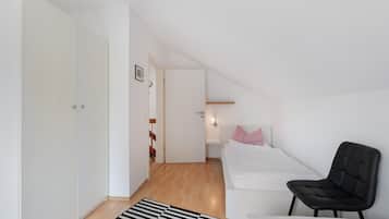 2 dormitorios, tabla de planchar con plancha, wifi gratis y ropa de cama