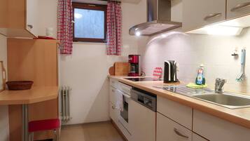 Kühlschrank, Ofen, Herdplatte, Geschirrspüler