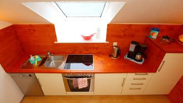 Kühlschrank, Ofen, Herdplatte, Geschirrspüler