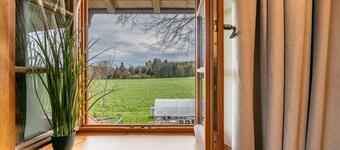 Holiday Apartment 'Landnest' with Mountain View, Balcony and Wi-Fi