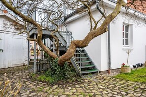 Property grounds - Apartment 'Weitblick' with Balcony and Wi-Fi (Wesselburen)