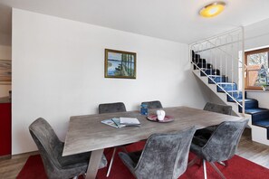 Dining - Apartment 'Untersee' with Lake View, Private Terrace and Wi-Fi (Moos)