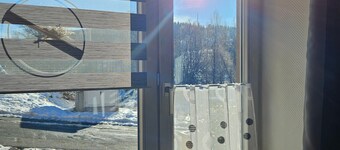 Holiday Apartment 'Auszeit Zwischen Fellnasen' with Mountain View, Private Garden & Wi-Fi