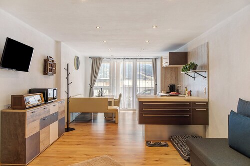 Studio 'Gabl' with Mountain View, Shared Terrace and Wi-Fi