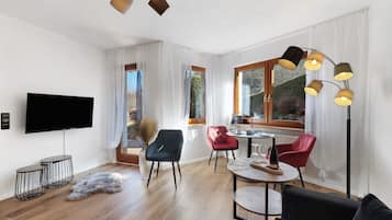 Fernseher, DVD-Player, Stereoanlage