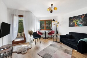 テレビ、DVD プレーヤー、ステレオ