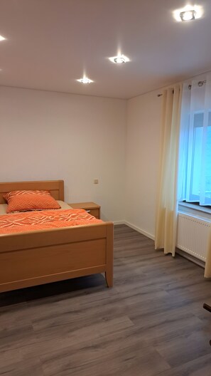 3 habitaciones, wifi gratis y ropa de cama