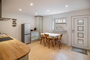 Dining - Holiday Apartment 'Im Tal Der Liebe' with Private Terrace, Shared Garden and Wi-Fi (Deggenhausertal)