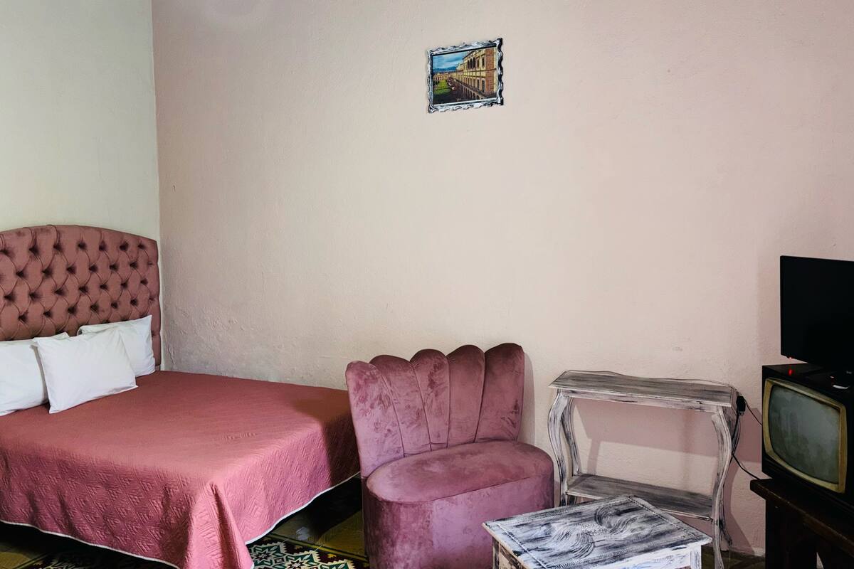 Family Room | WiFi (free)