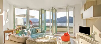 Sogno Sul Lago Lake Front, Laveno Mombello, Italy