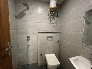 Free toiletries, bathrobes, slippers, towels - Hotel Heaven  Pacific Mall Subhash Nagar (New Delhi)