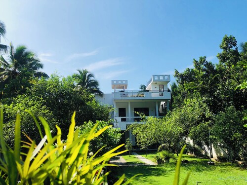 White Square Home-stay