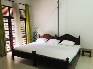 3 bedrooms, in-room safe, iron/ironing board, free WiFi