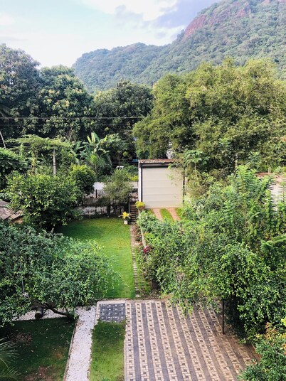White Square Home-stay