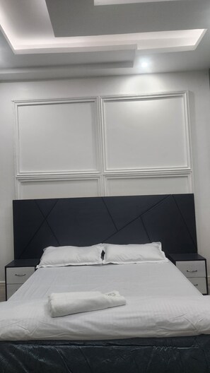 2 Schlafzimmer, Zimmersafe, Schreibtisch, Bügeleisen/Bügelbrett