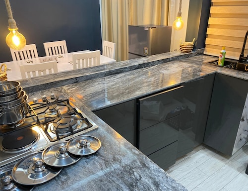 Cozy, beautiful home near beach life style and the airport 