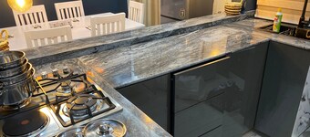 Cozy, beautiful home near beach life style and the airport 