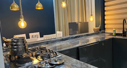 Cozy, beautiful home near beach life style and the airport