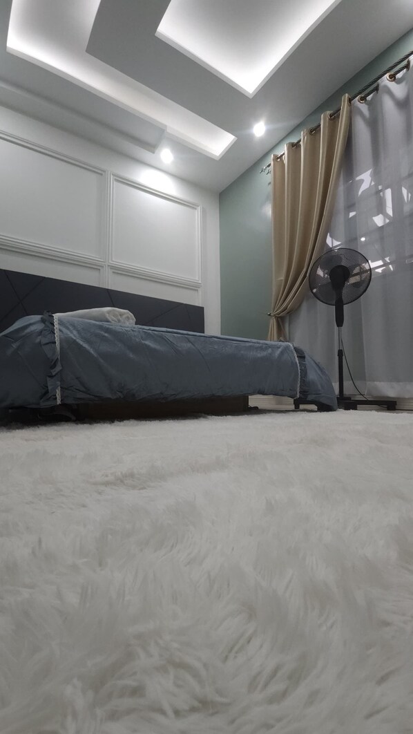 2 Schlafzimmer, Zimmersafe, Schreibtisch, Bügeleisen/Bügelbrett