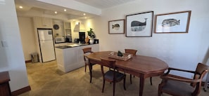 Deluxe Apartment, Courtyard View | Private kitchen