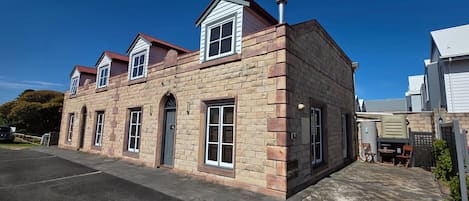 Deluxe-lejlighed - udsigt til gårdsplads | Terrasse/gårdhave