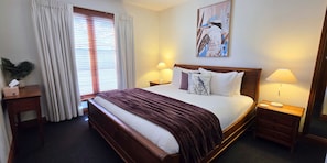 Deluxe Apartment, Courtyard View