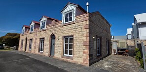 Exterior - Sandstone Suites (Port Fairy)