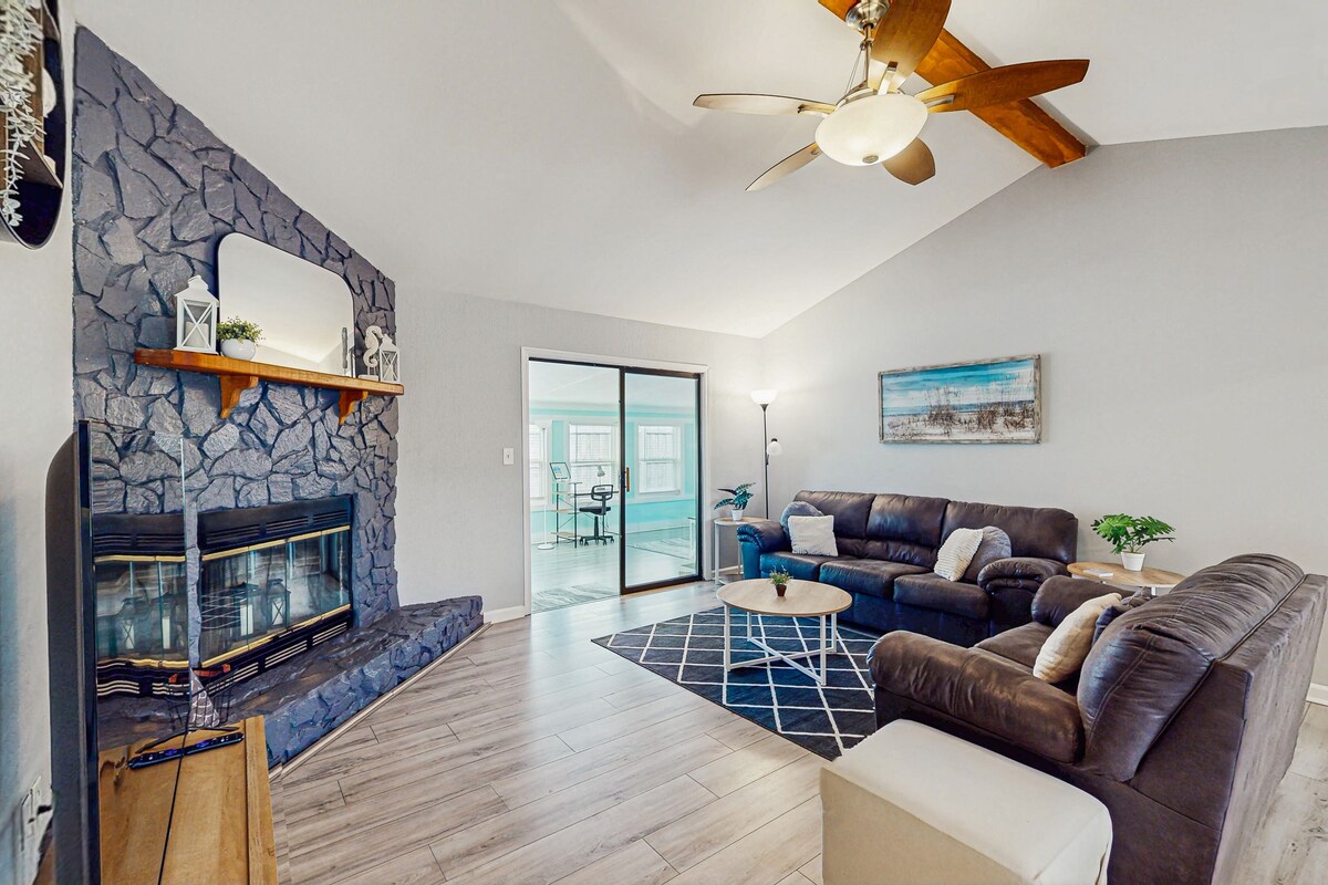 Gorgeous coastal home with outdoor dining/living space & close to beach