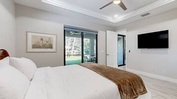 4 bedrooms, iron/ironing board, internet, bed sheets