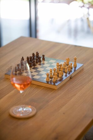 Unclassified image, 4 of 77, button