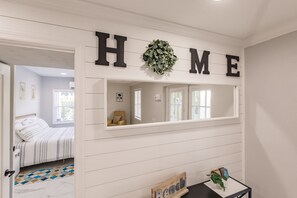 4 bedrooms, iron/ironing board, internet, bed sheets - Spacious home private heated pool, fireplace, & two kitchens-near downtown (Naples)