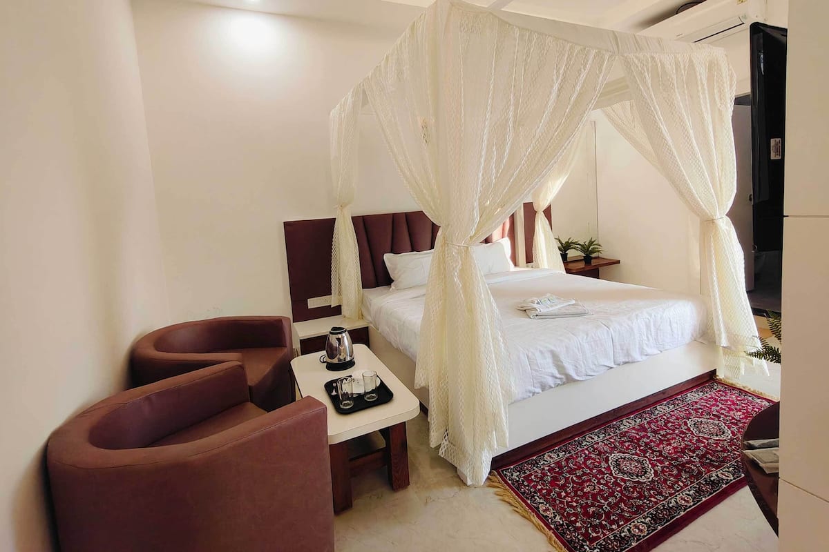 Luxe suite, uitzicht op stad | 1 slaapkamer, een bureau, een laptopwerkplek, gratis wifi
