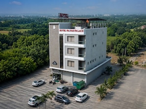 Front of property - Hotel Nainas Palace (Ujjain)