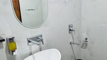 Ducha, artículos de tocador gratuitos, jabón, shampoo