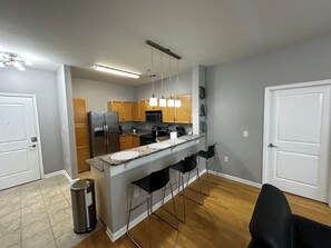 Private kitchen - Stylish Condo Retreat 1 Mile from Mercedes-Benz Stadium and the AU Center! (Atlanta)